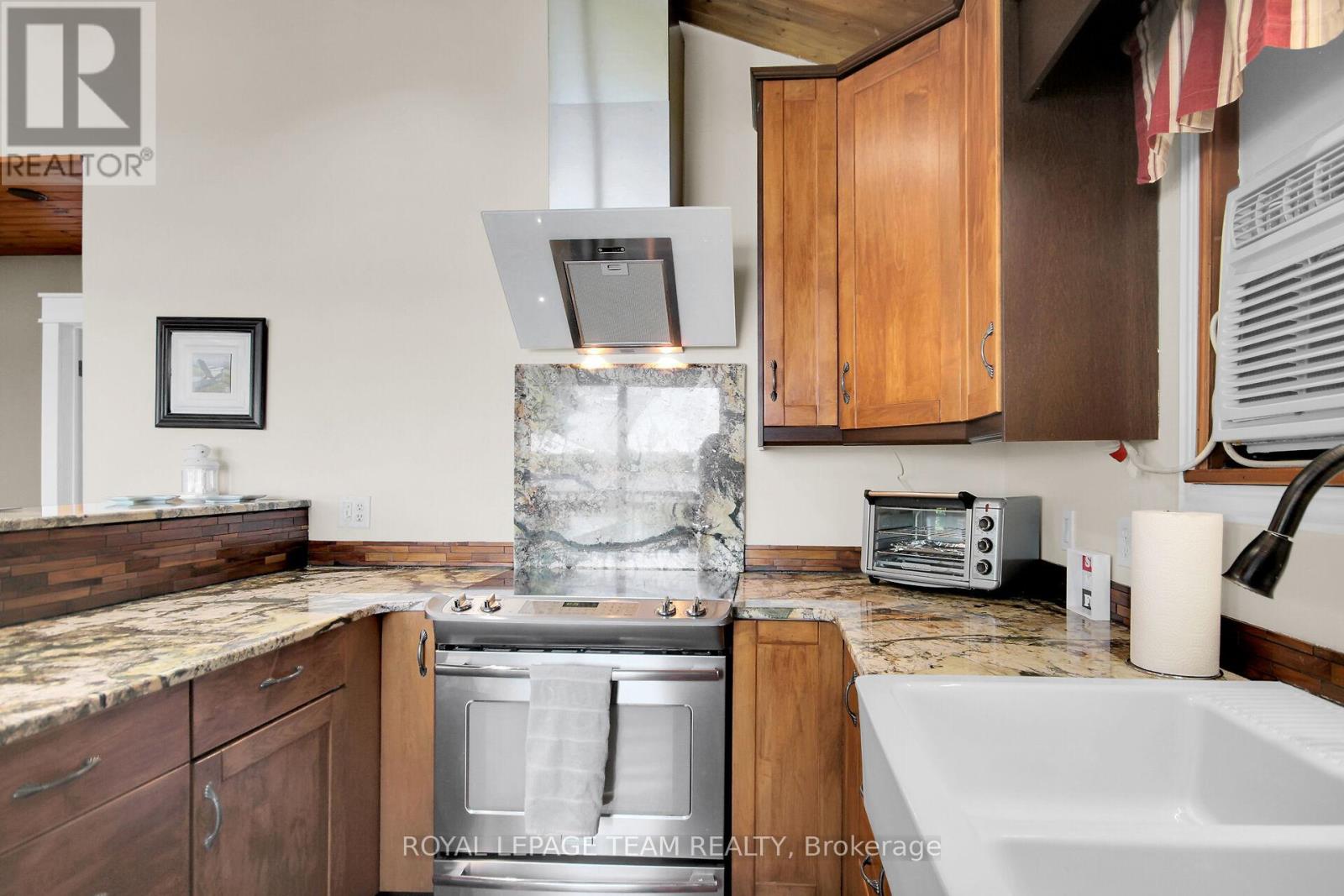 Photo 6 of 1303 Hilly Lane S, North Grenville ON