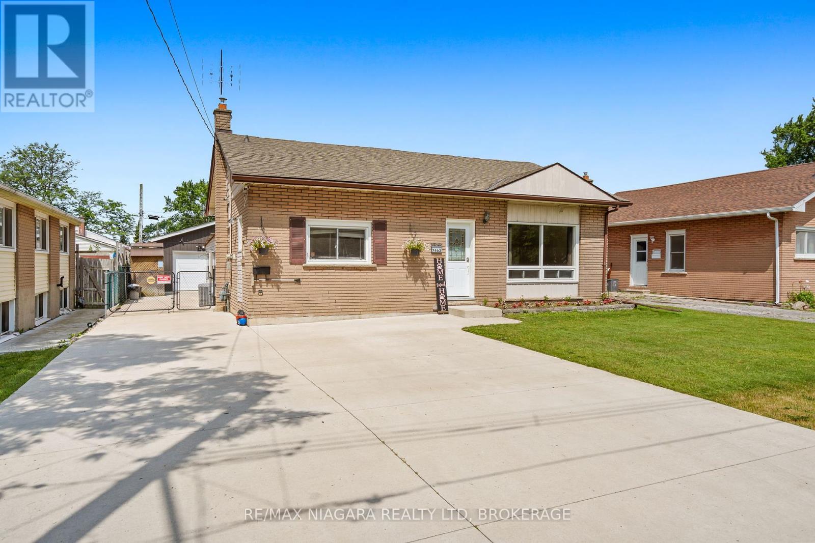 Photo 9 of 7463 Marieclaude Avenue, Niagara Falls ON