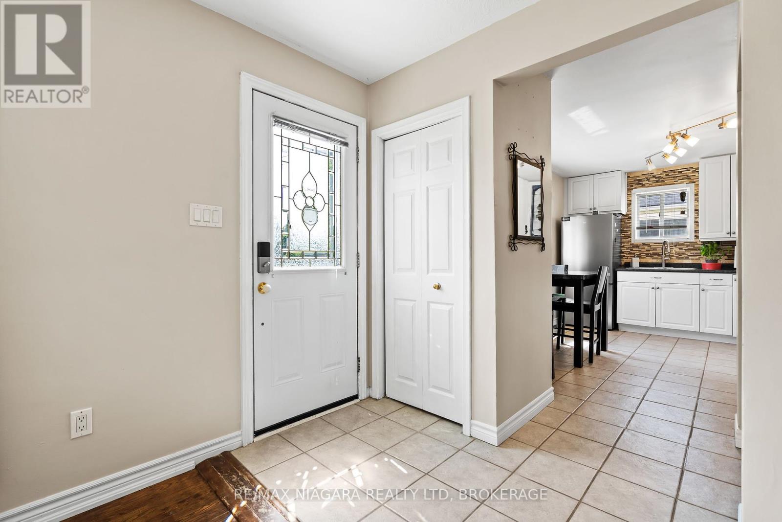 Photo 18 of 7463 Marieclaude Avenue, Niagara Falls ON