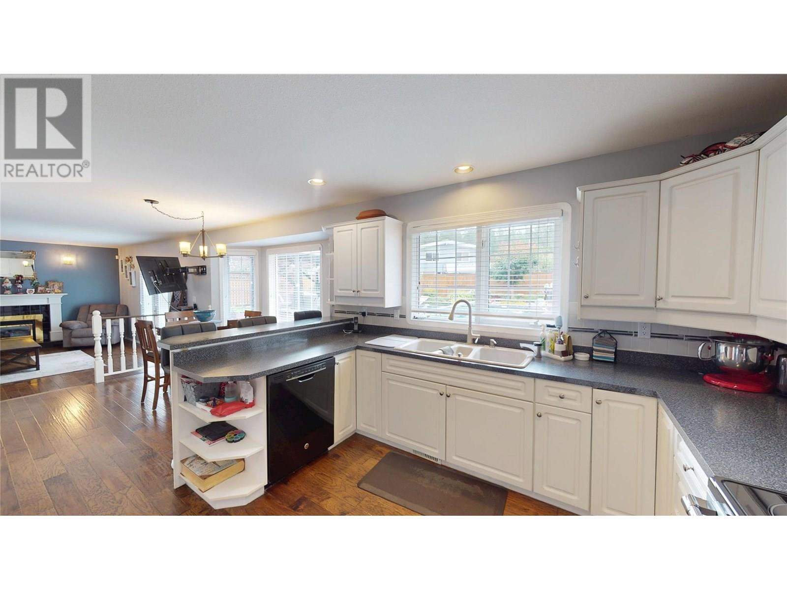 2904 EDGEWOOD Drive, Cranbrook