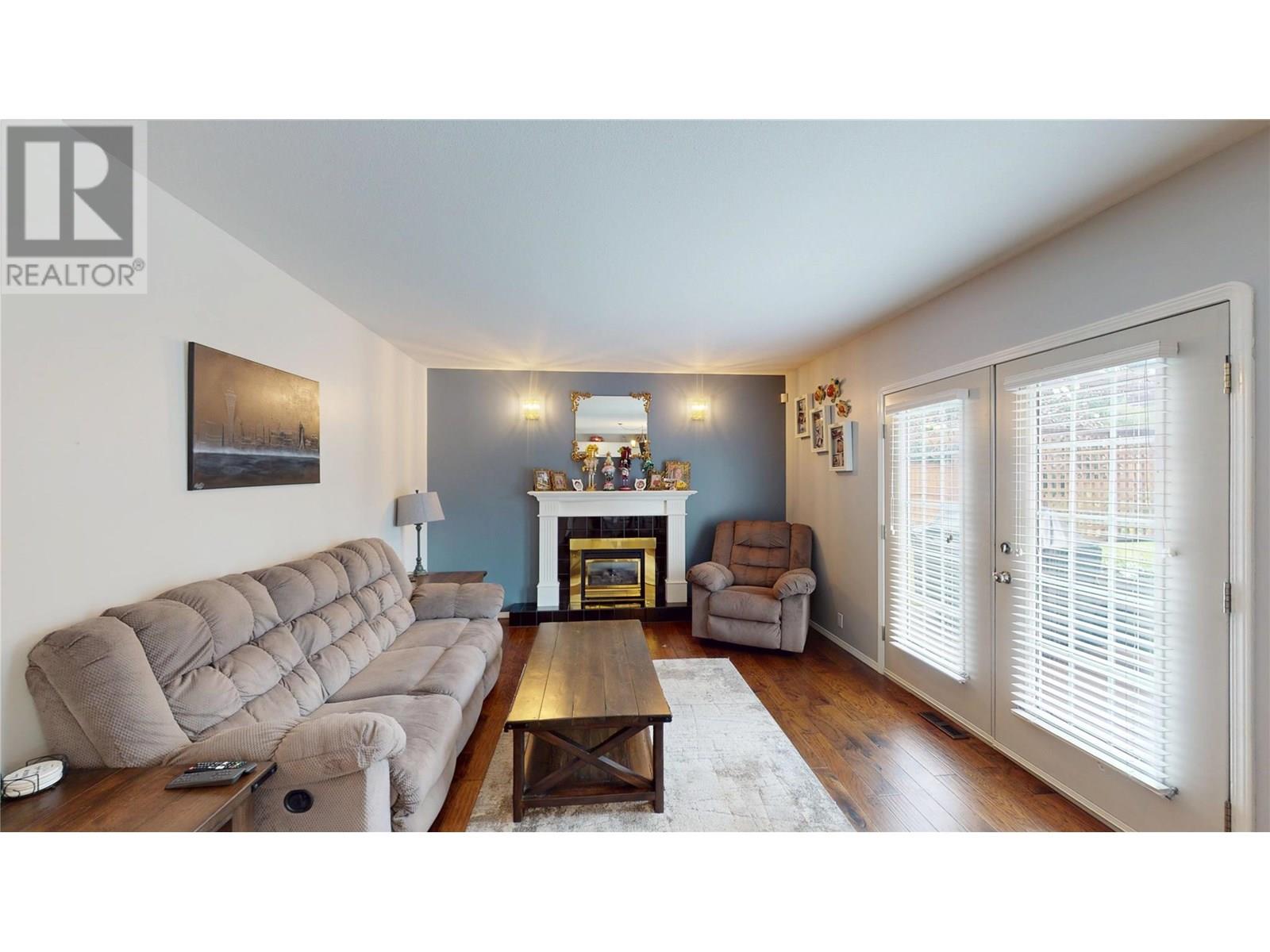 2904 EDGEWOOD Drive, Cranbrook