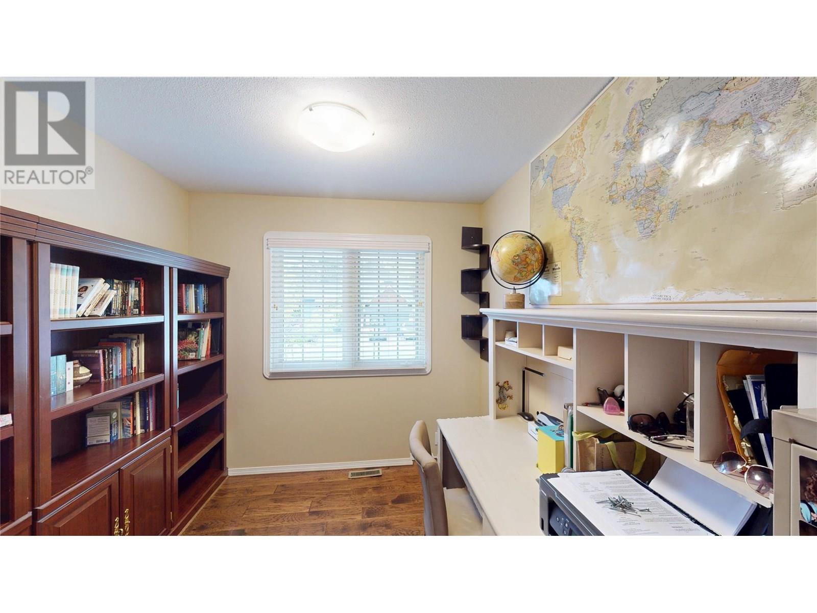 2904 EDGEWOOD Drive, Cranbrook
