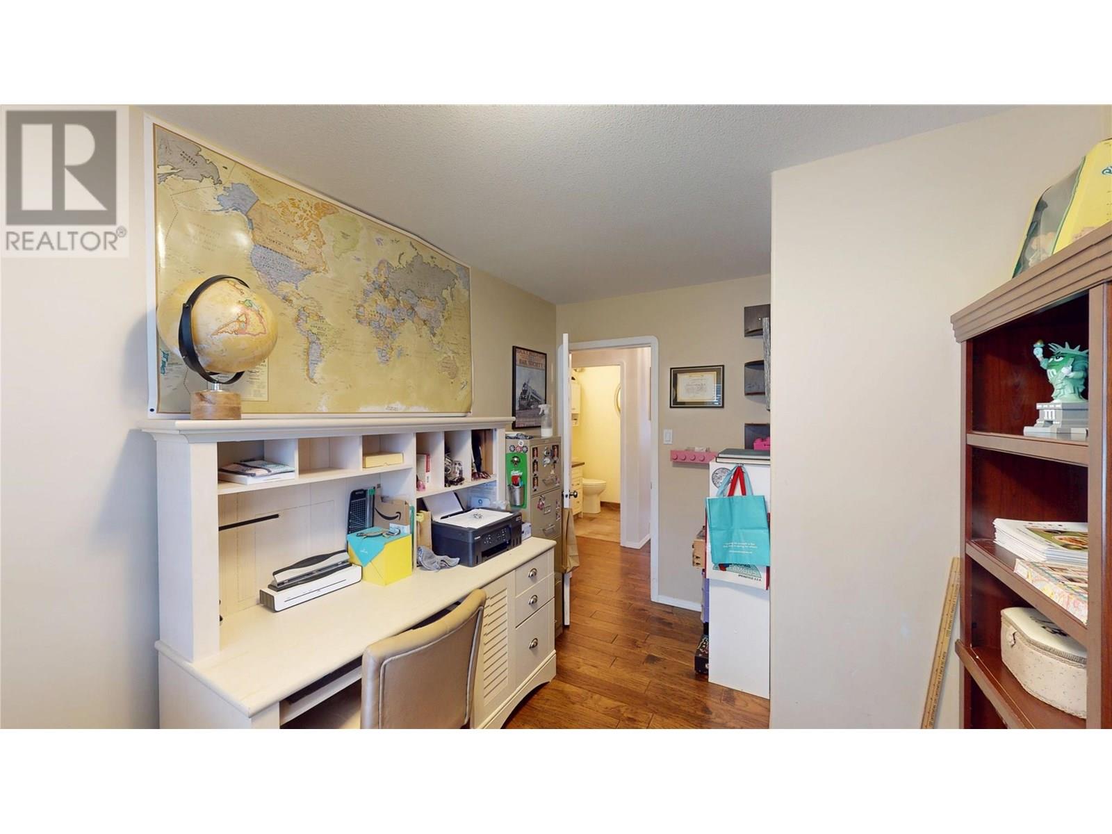 2904 EDGEWOOD Drive, Cranbrook