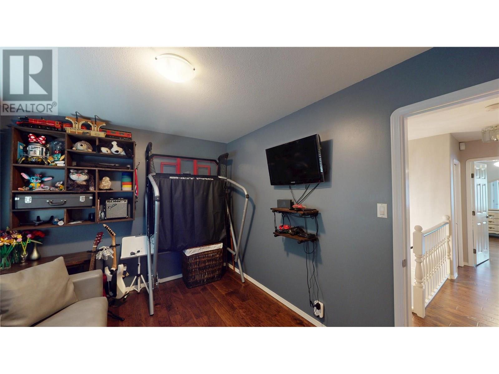 2904 EDGEWOOD Drive, Cranbrook