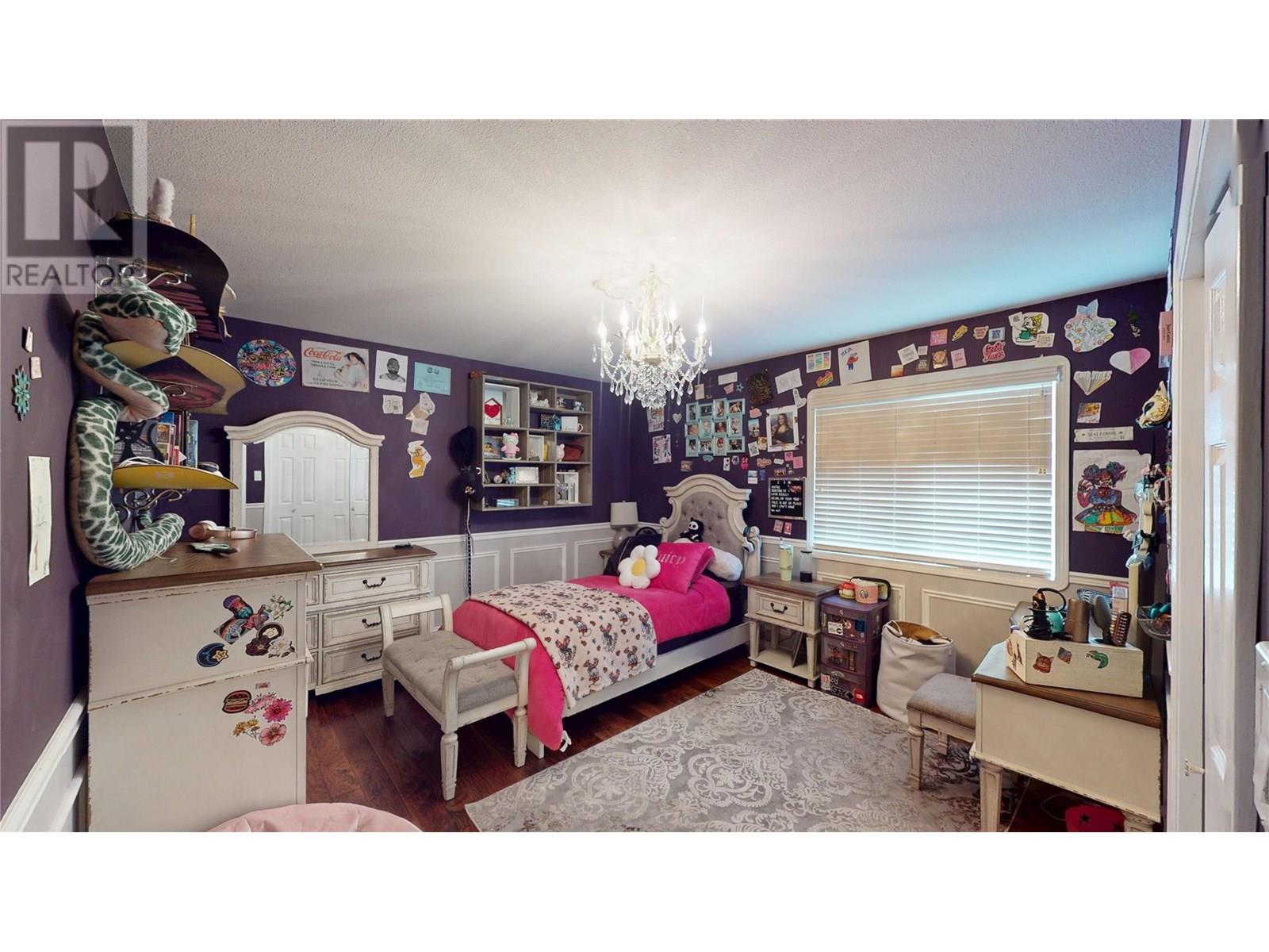 2904 EDGEWOOD Drive, Cranbrook