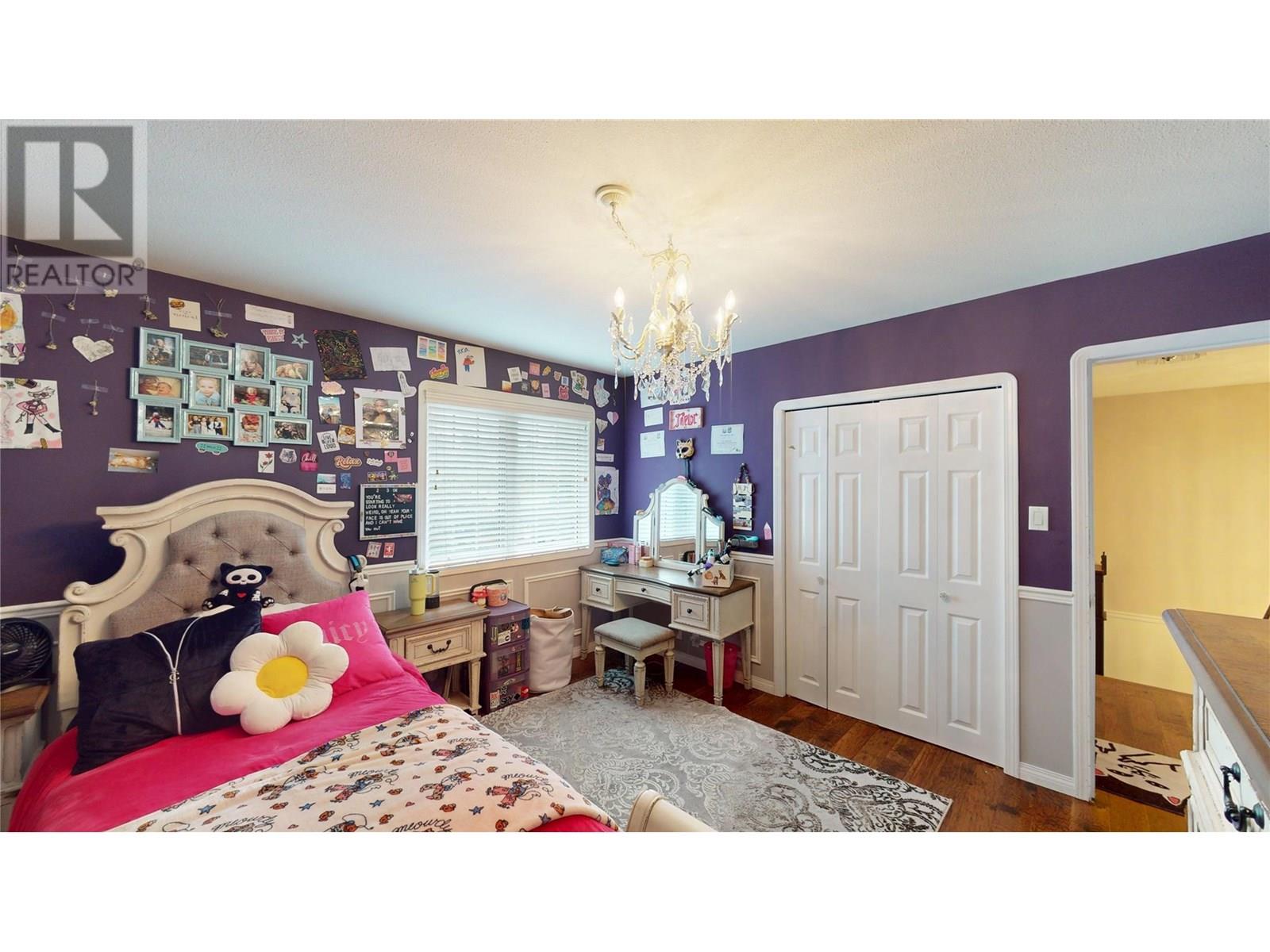 2904 EDGEWOOD Drive, Cranbrook