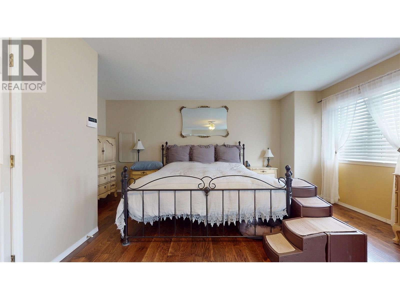 2904 EDGEWOOD Drive, Cranbrook