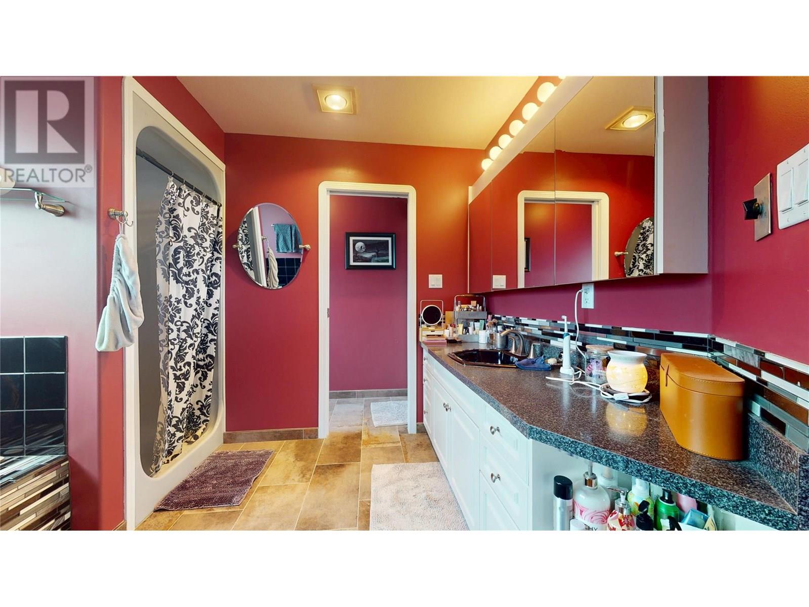 2904 EDGEWOOD Drive, Cranbrook