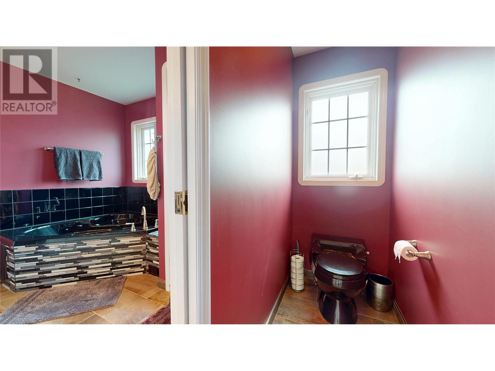 2904 EDGEWOOD Drive, Cranbrook