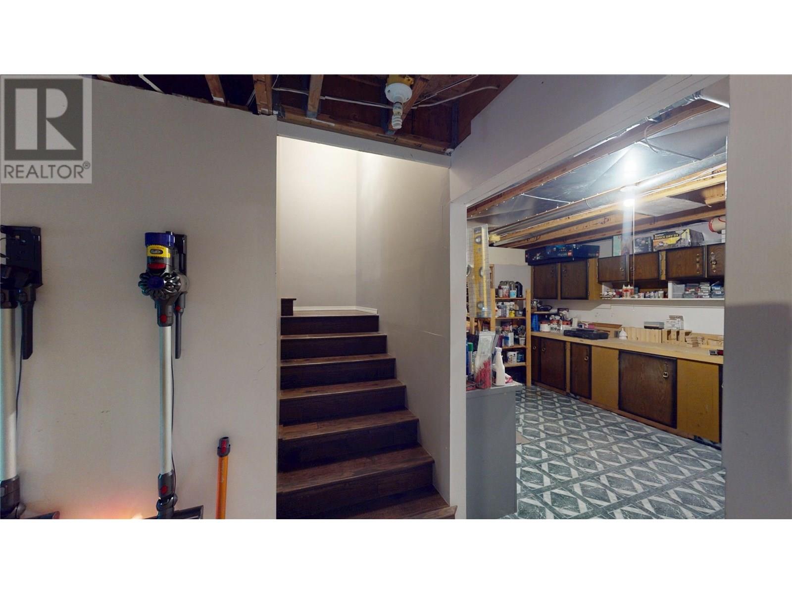 2904 EDGEWOOD Drive, Cranbrook