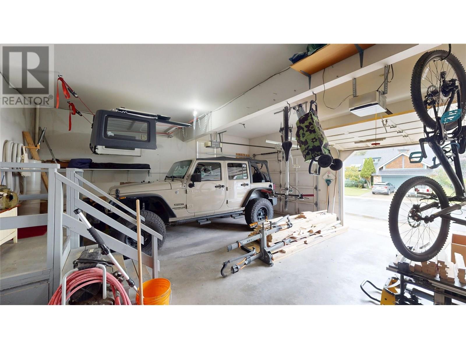 2904 EDGEWOOD Drive, Cranbrook