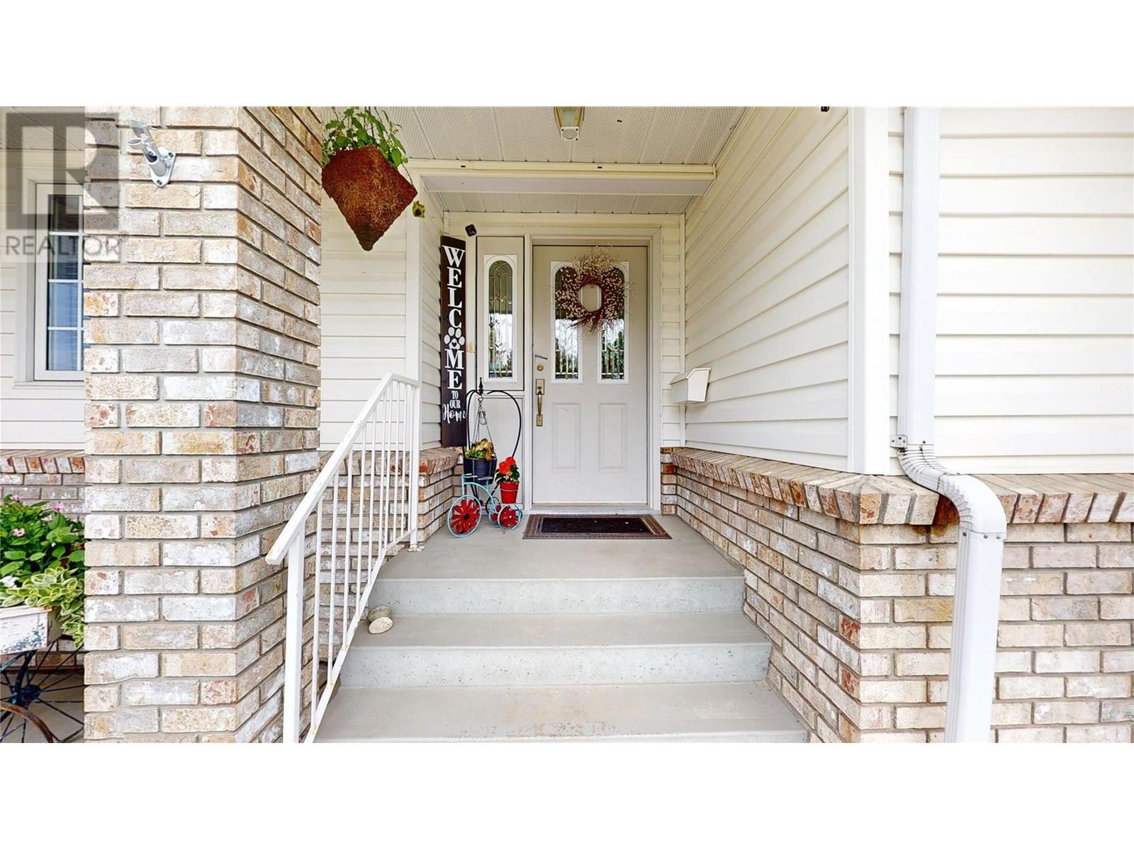 2904 EDGEWOOD Drive, Cranbrook