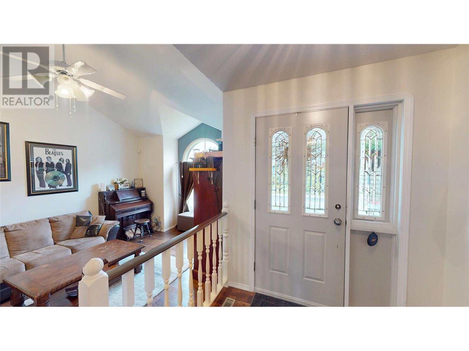 2904 EDGEWOOD Drive, Cranbrook