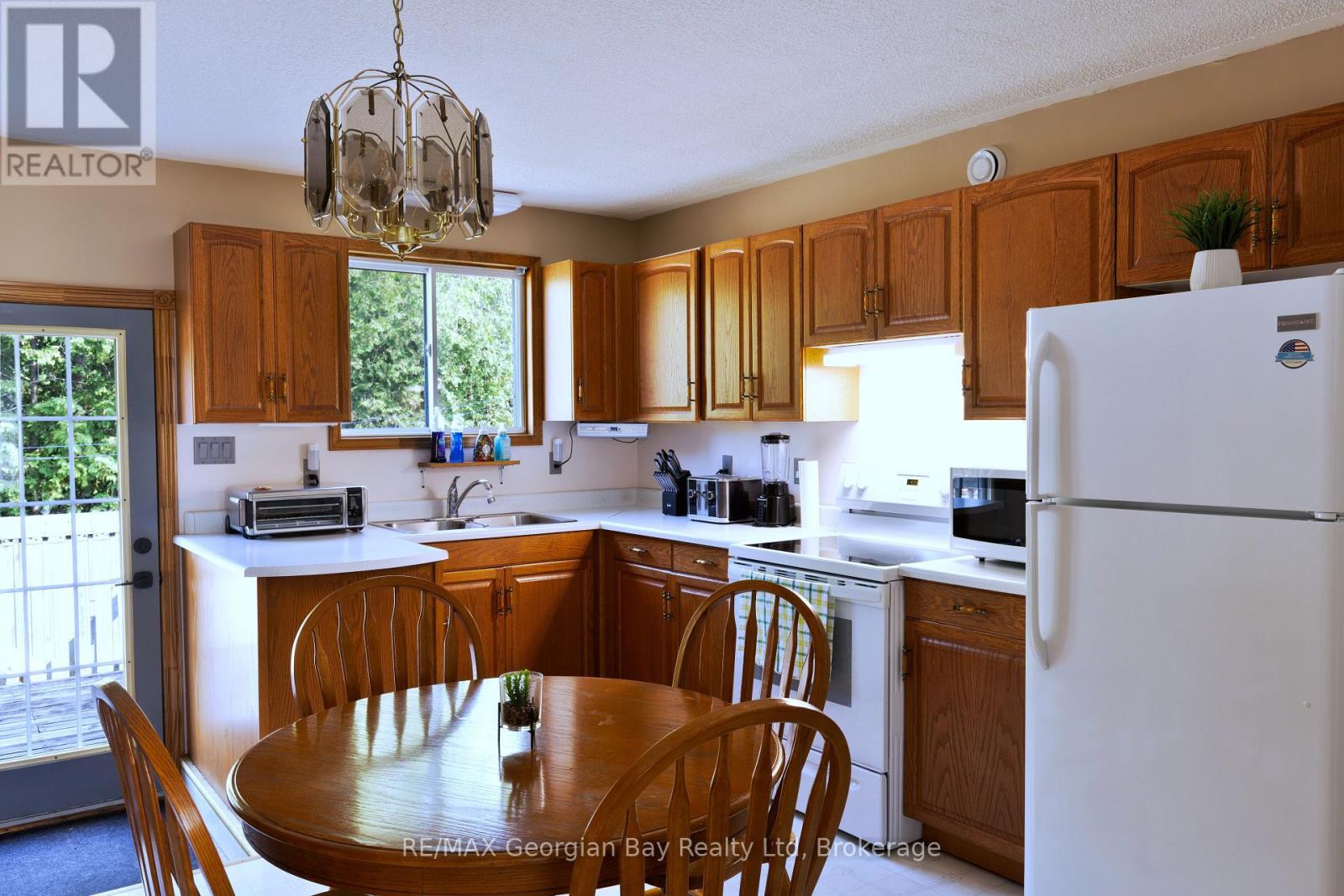 Photo 12 of 144 George Street, Tay ON