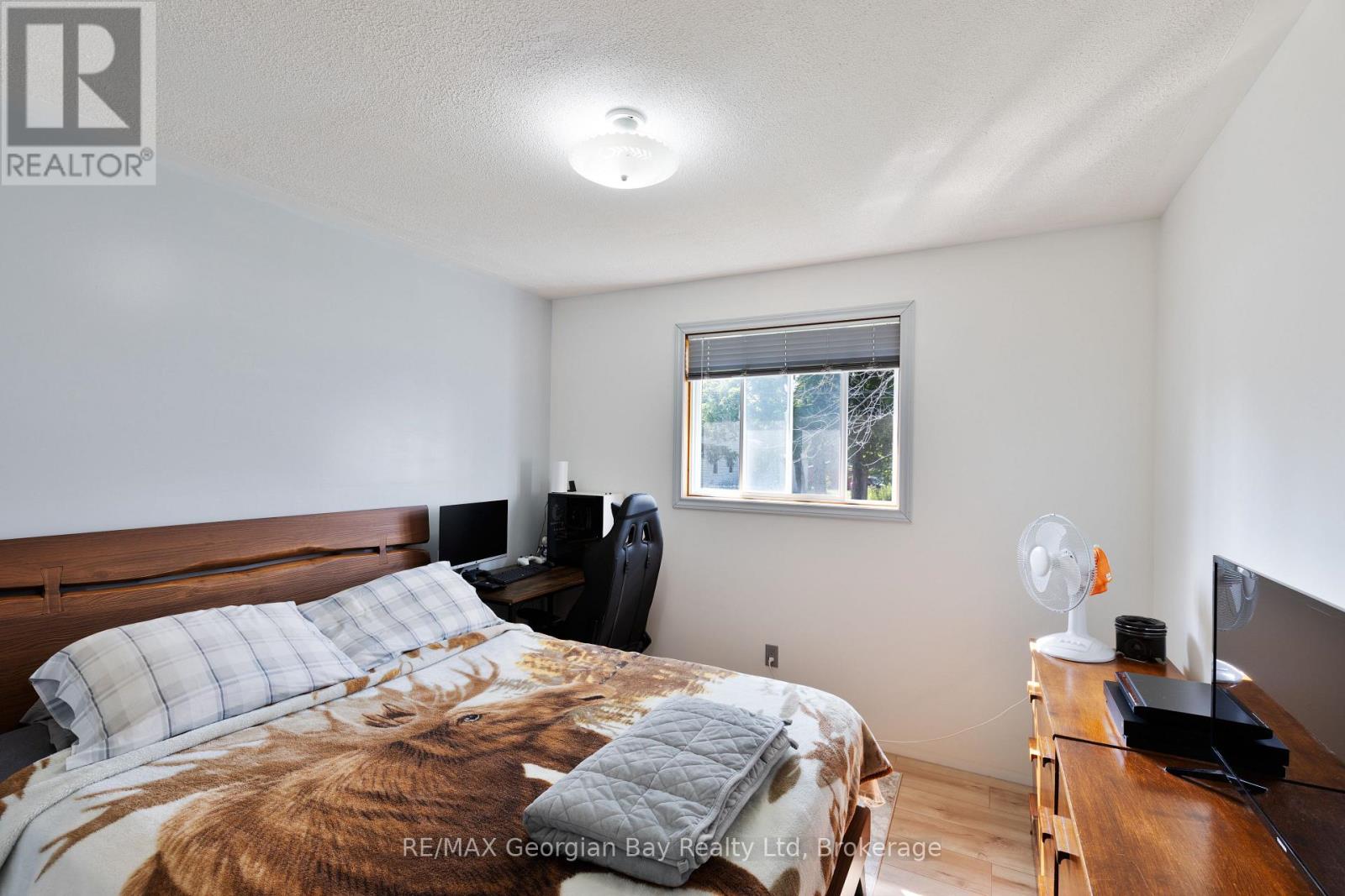 Photo 35 of 144 George Street, Tay ON