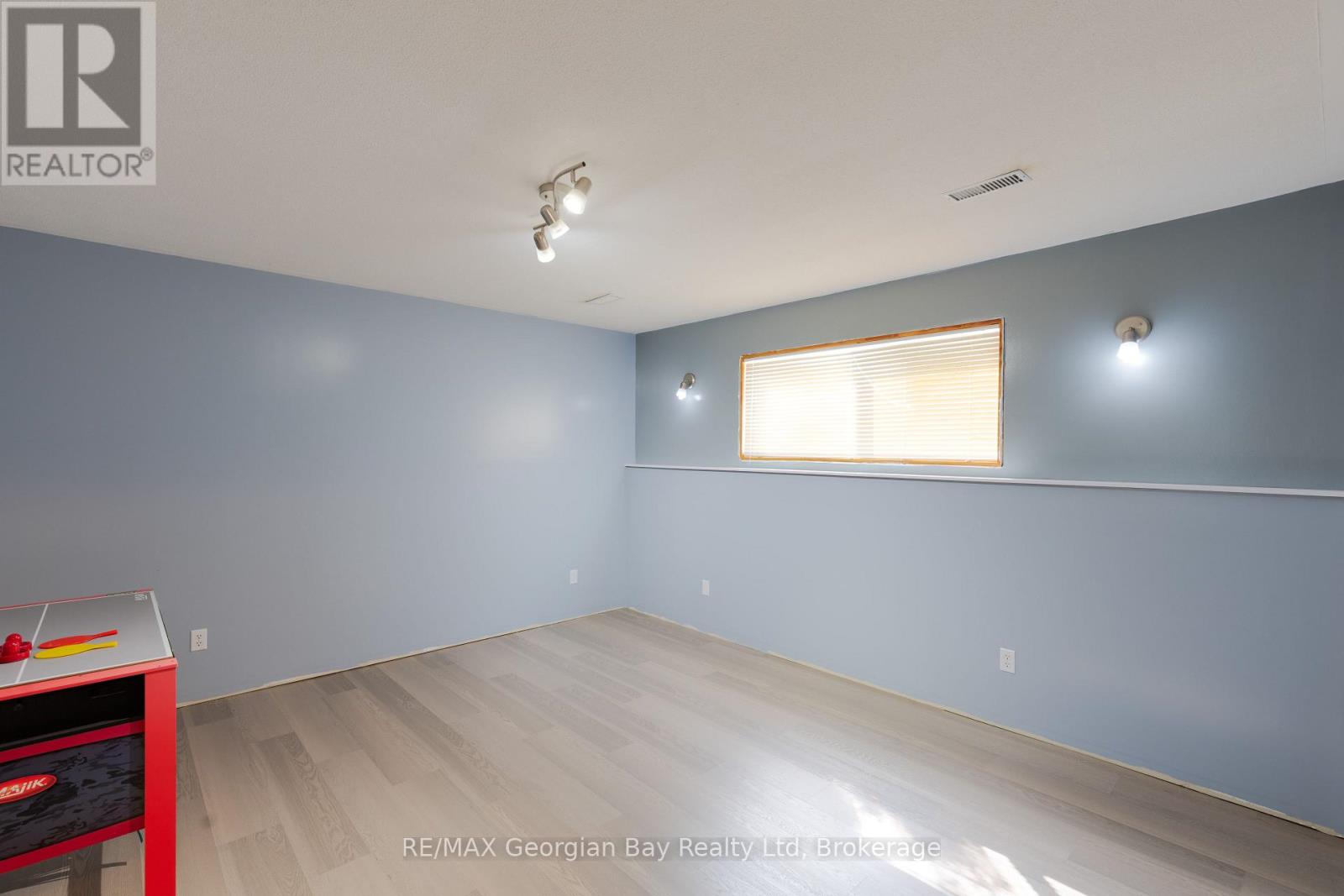 Photo 1 of 144 George Street, Tay ON
