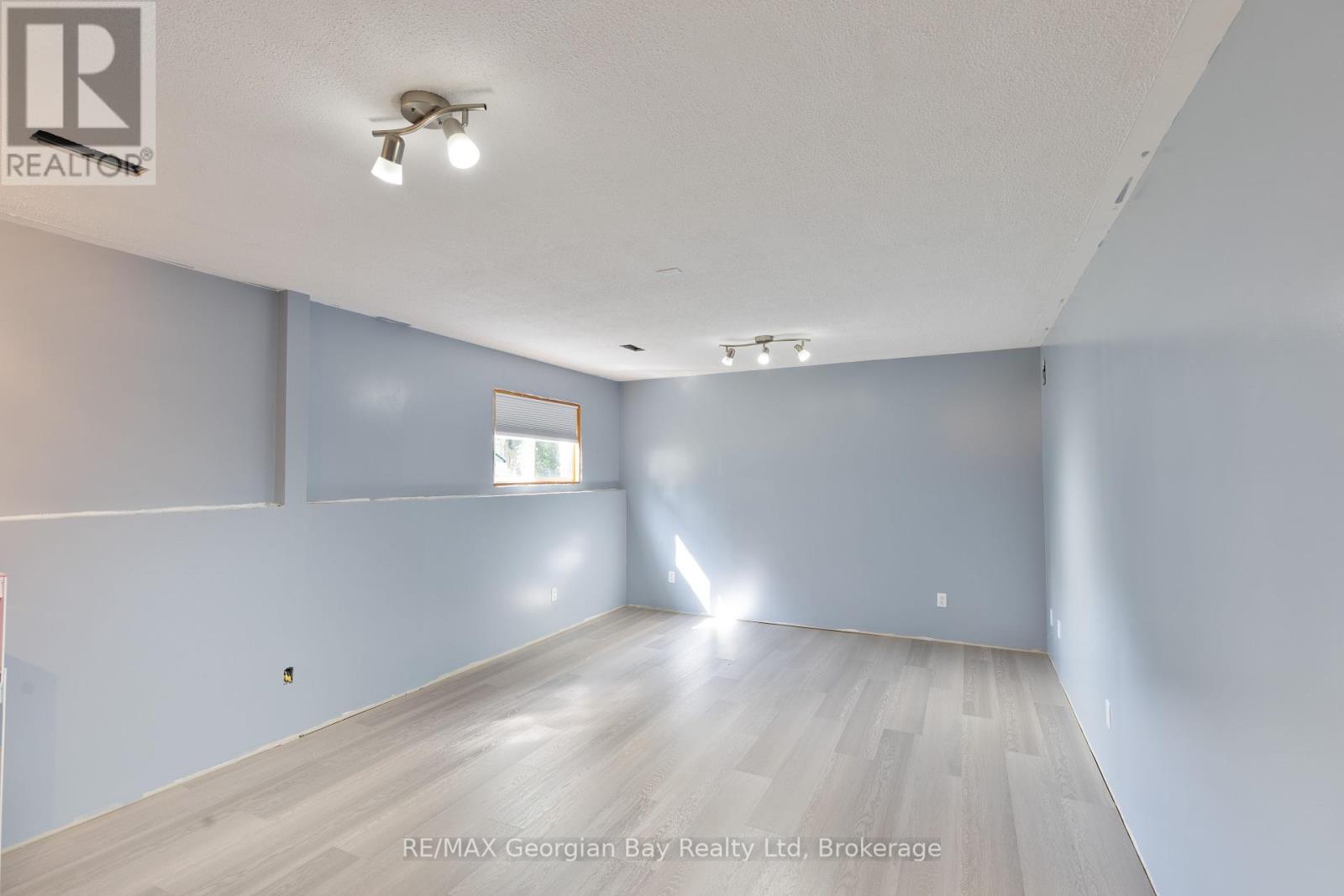 Photo 25 of 144 George Street, Tay ON