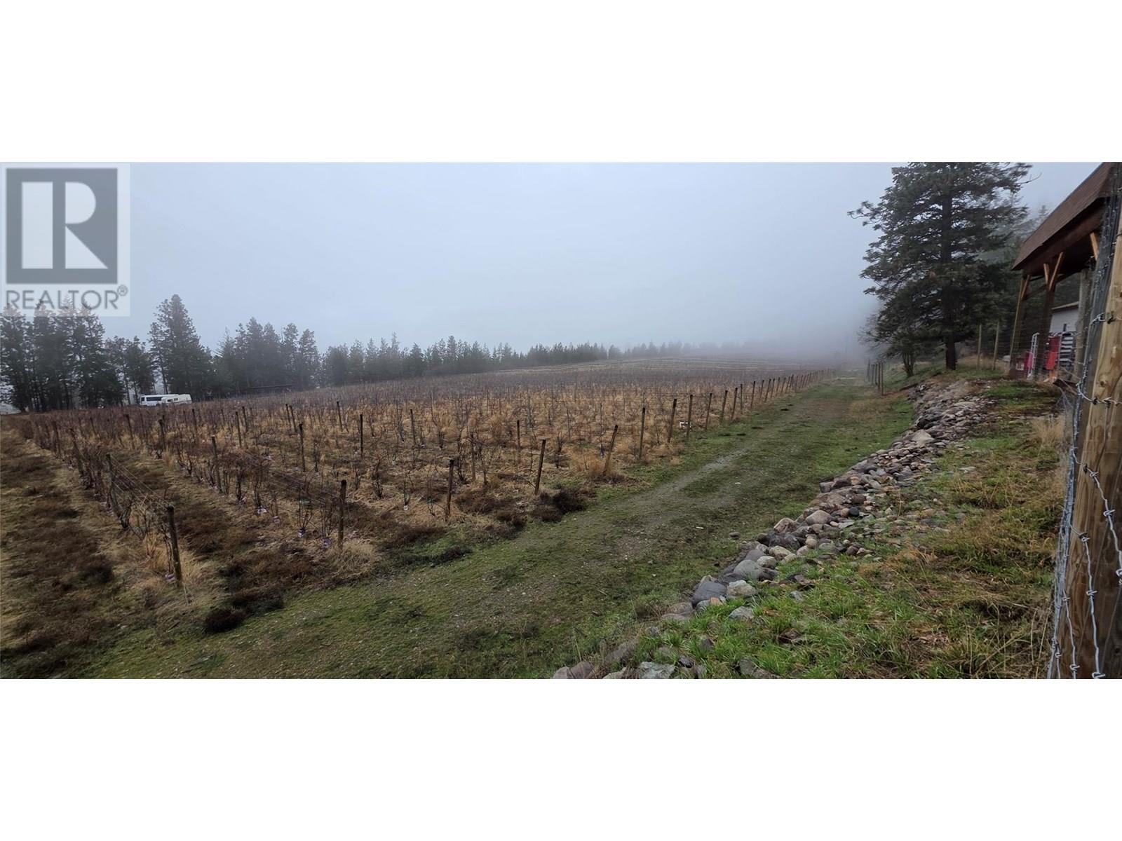 5078 Cousins Place, Peachland