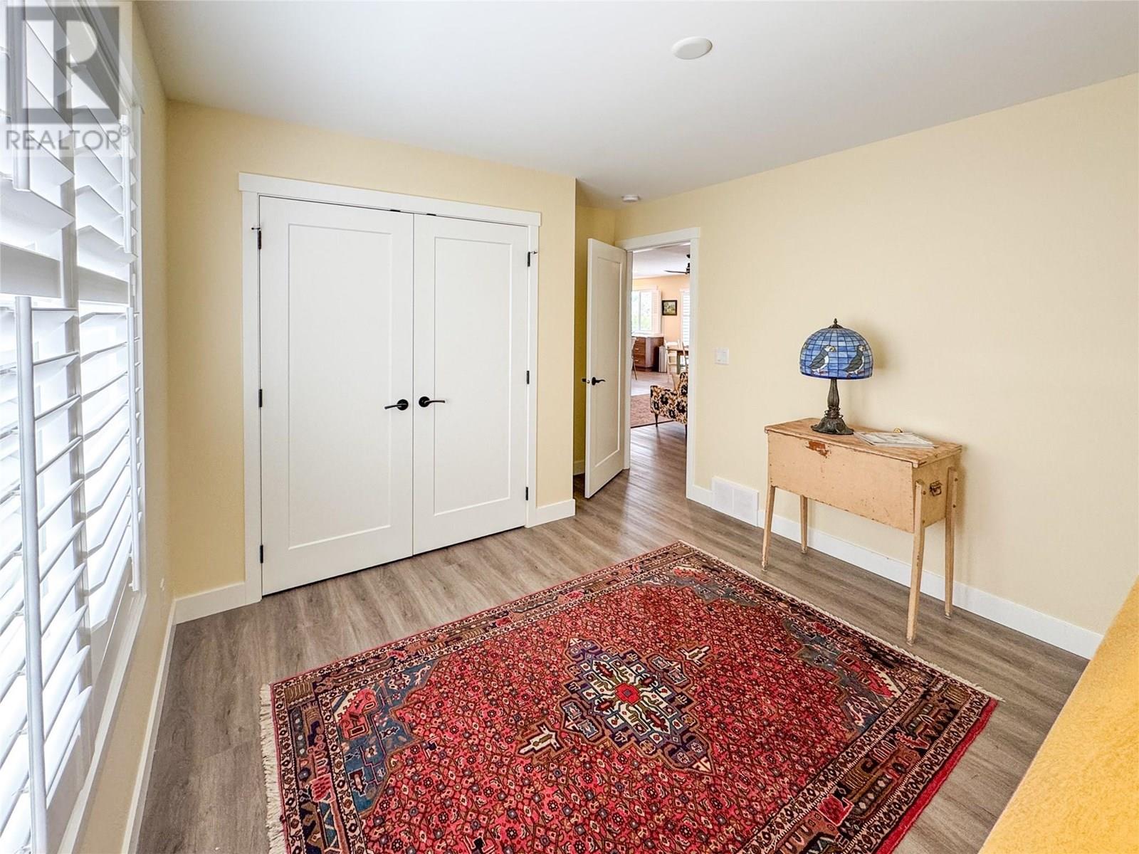 6654 Bellevue Drive, Oliver