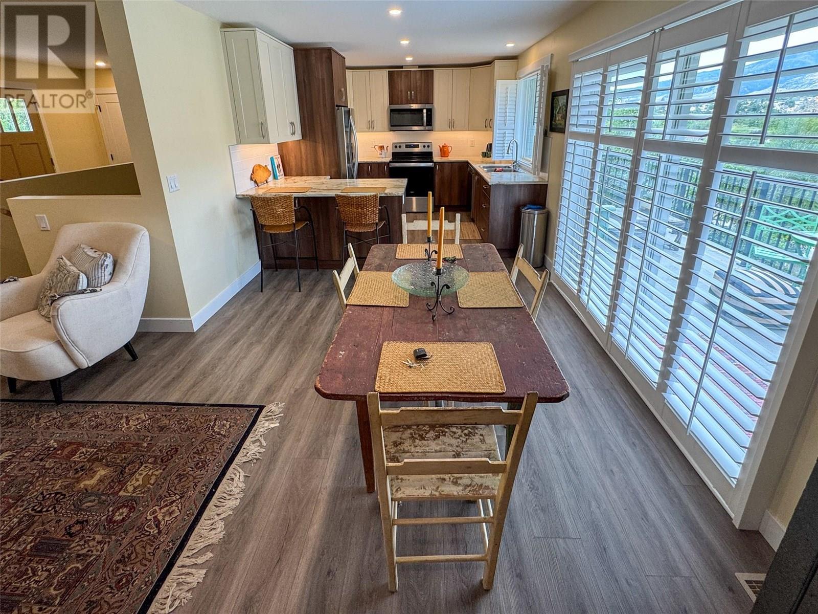 6654 Bellevue Drive, Oliver
