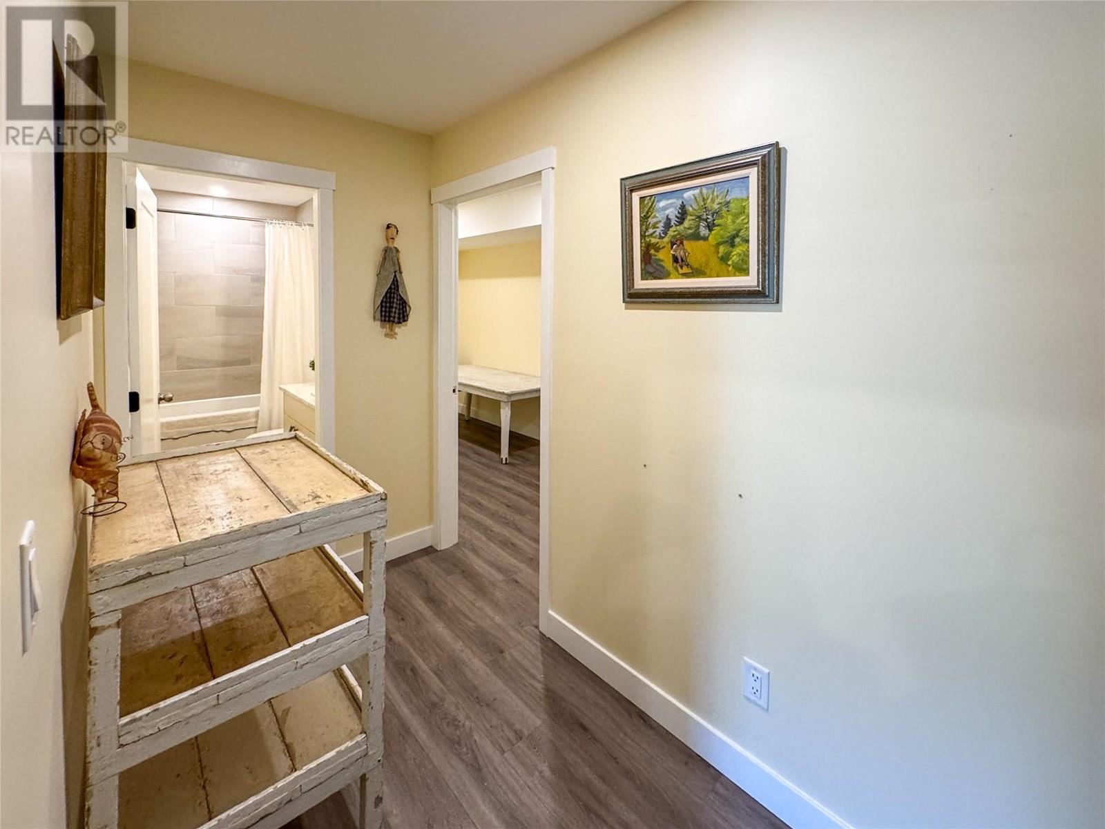6654 Bellevue Drive, Oliver