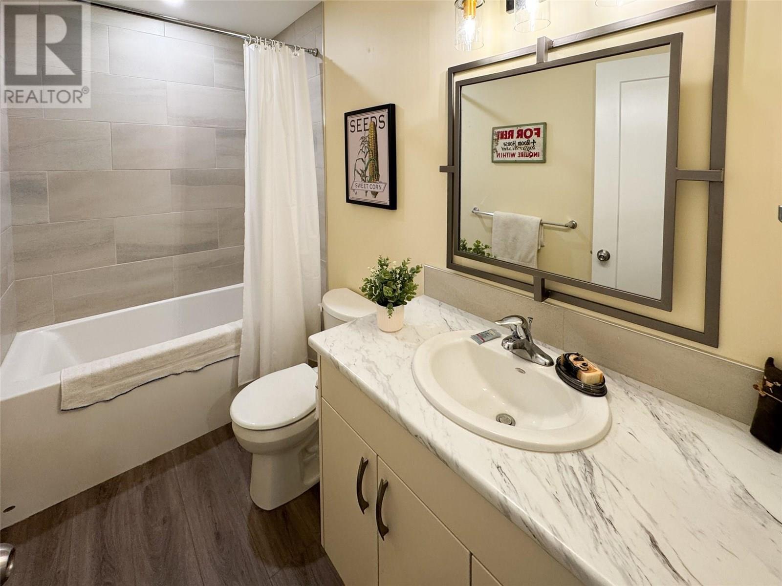 6654 Bellevue Drive, Oliver
