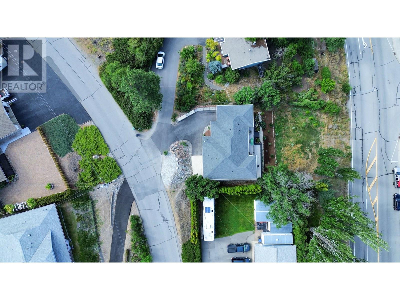 6654 Bellevue Drive, Oliver