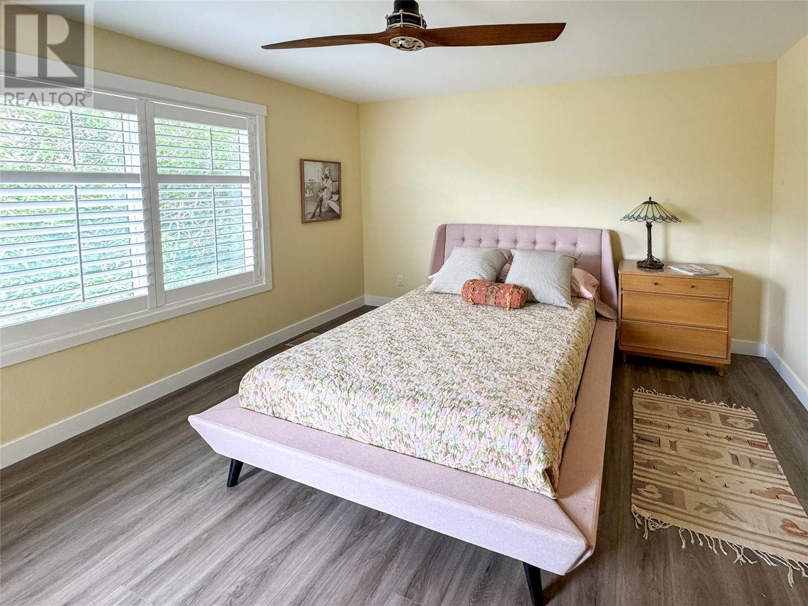 6654 Bellevue Drive, Oliver