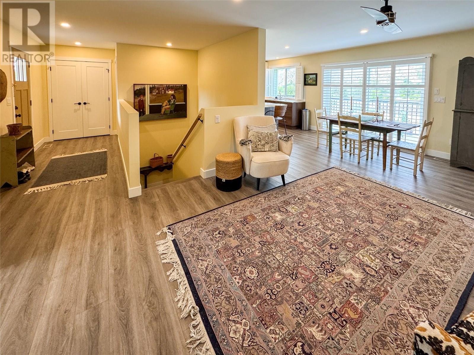 6654 Bellevue Drive, Oliver