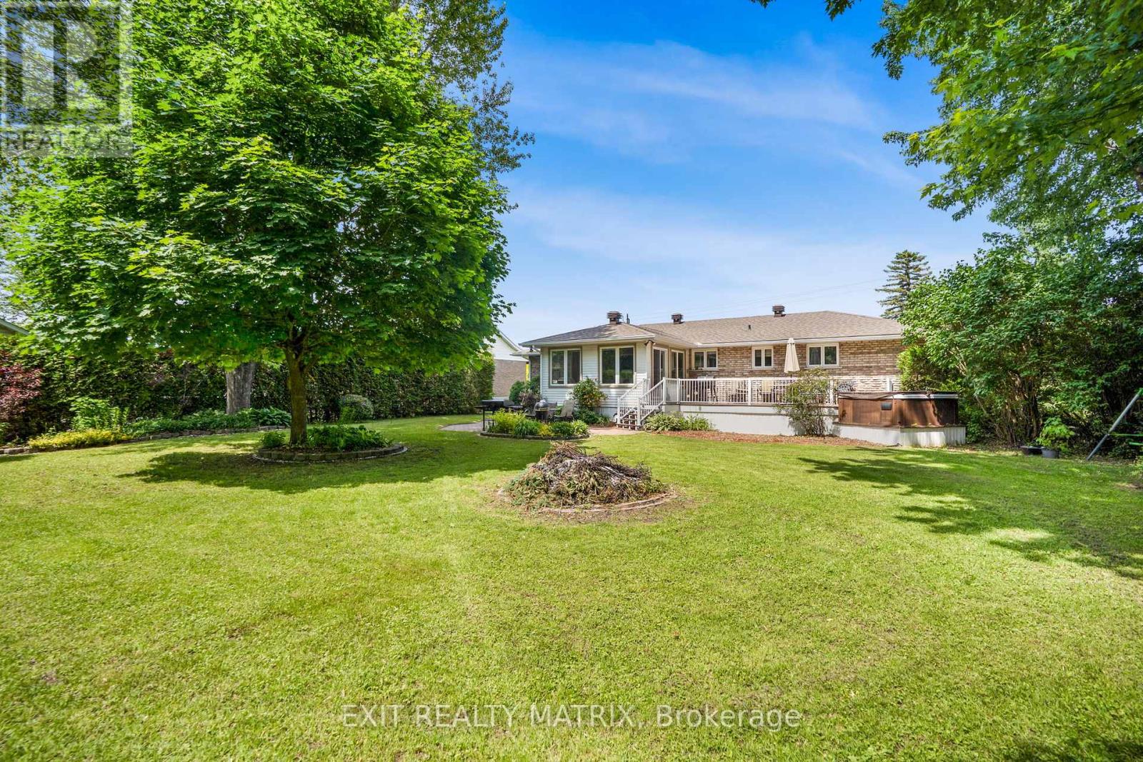 Photo 4 of 31 Front Road, Champlain ON