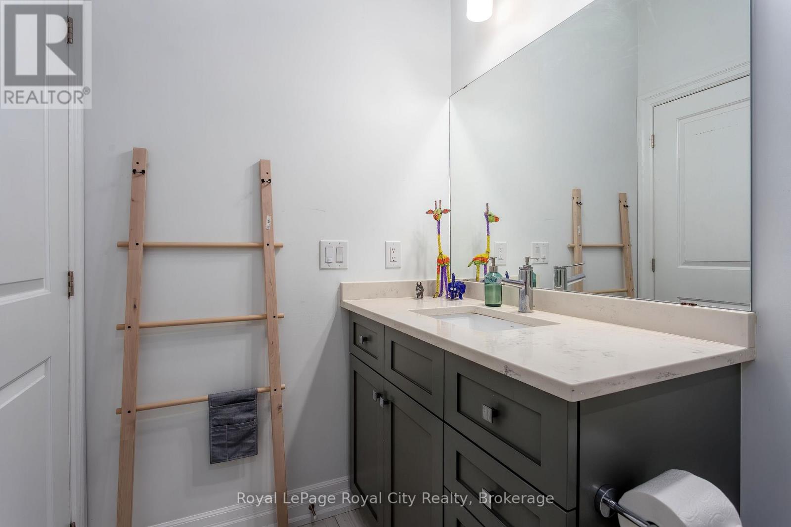 Photo 37 of 205 1880 Gordon Street, Guelph ON