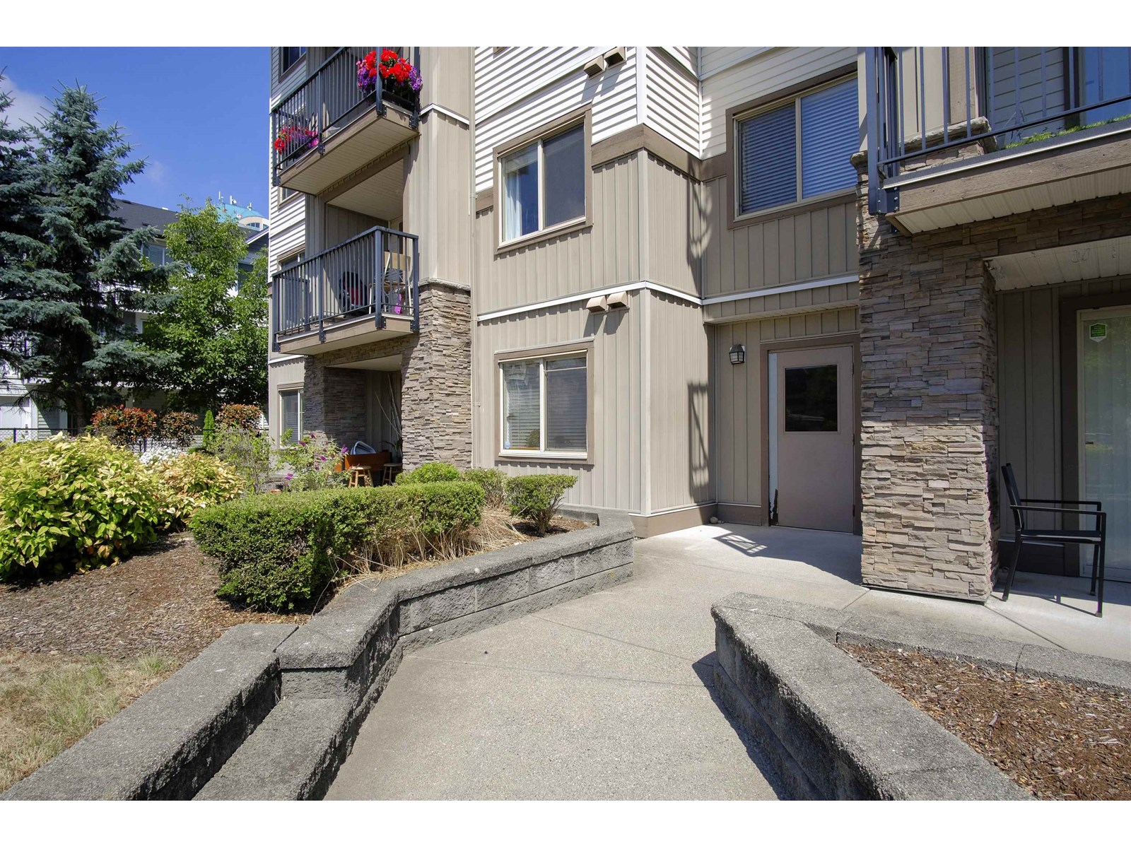 Photo 19 of 210 32063 Mt Waddington Avenue, Abbotsford BC