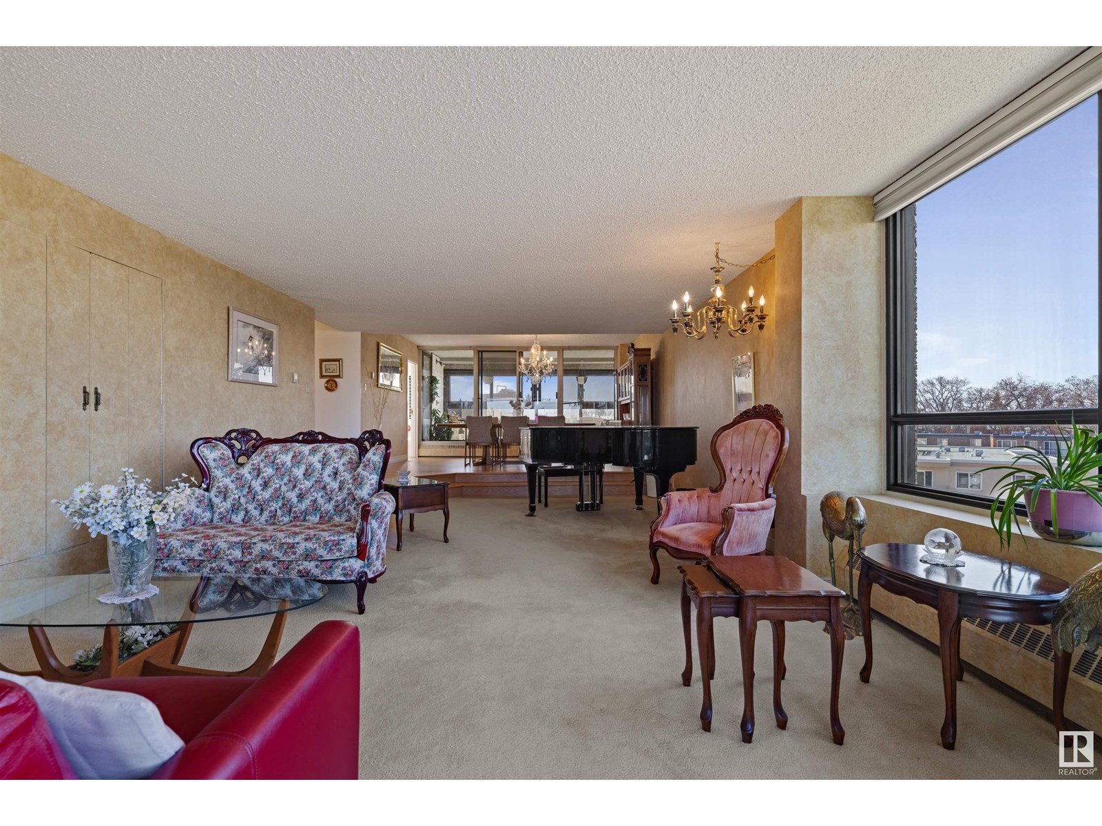 Photo 4 of 403 9929 Saskatchewan Dr Nw, Edmonton AB