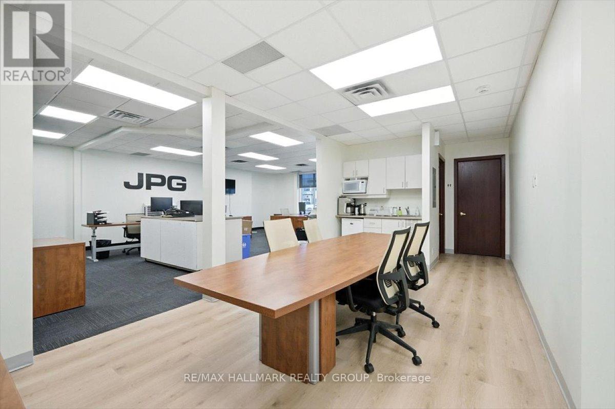 Photo 19 of 100 5440 Canotek Road, Ottawa ON