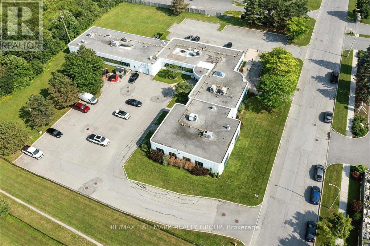 Photo 13 of 100 5440 Canotek Road, Ottawa ON
