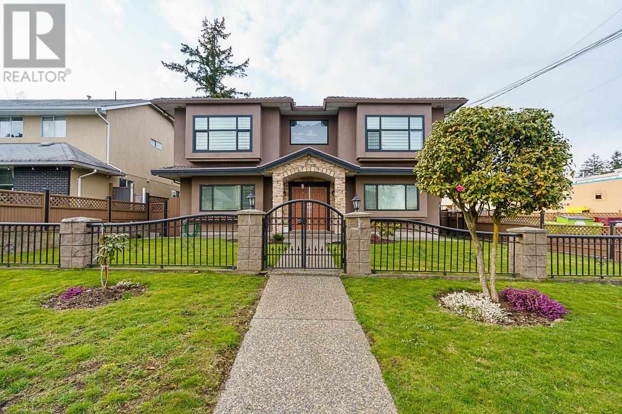 Photo 14 of 7877 15th Avenue, Burnaby BC
