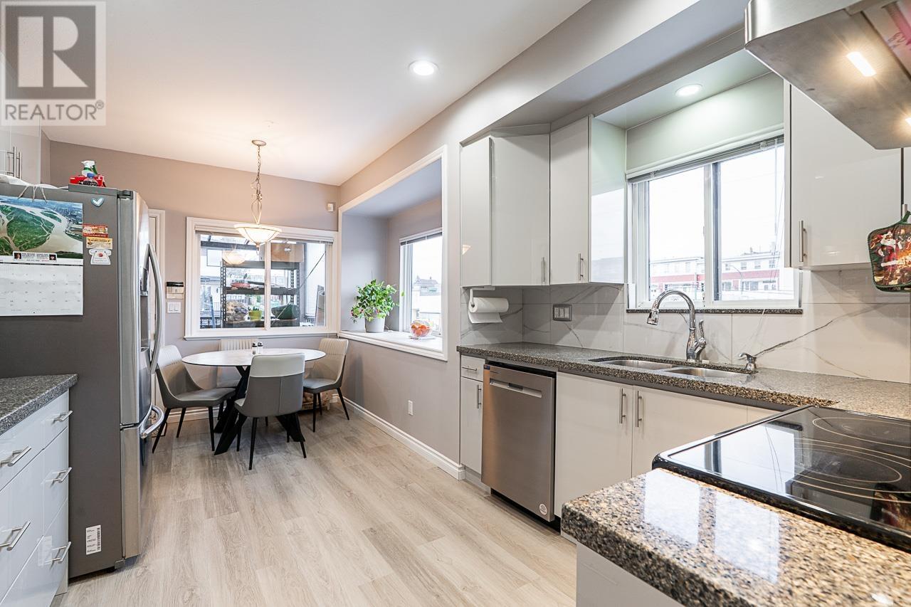 Photo 16 of 7877 15th Avenue, Burnaby BC