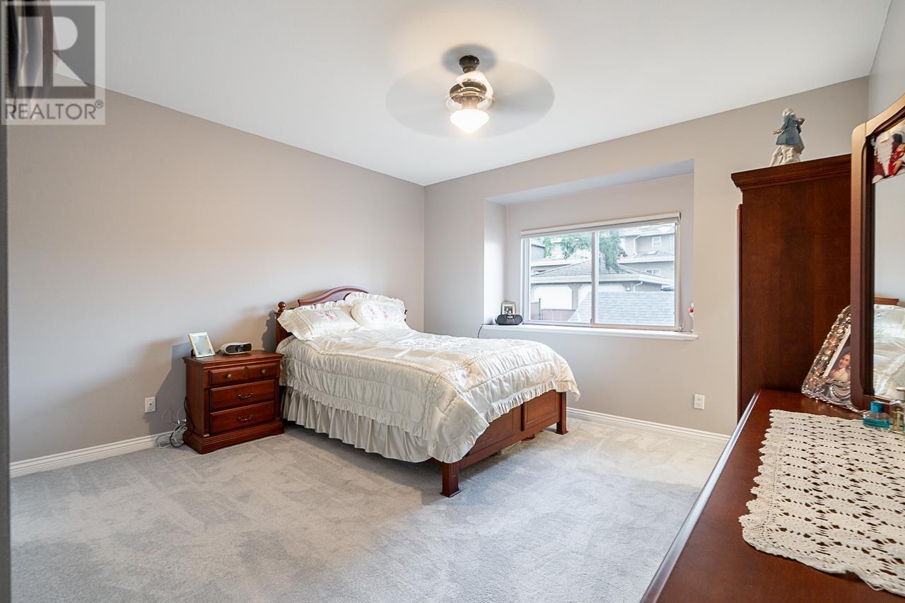 Photo 12 of 7877 15th Avenue, Burnaby BC