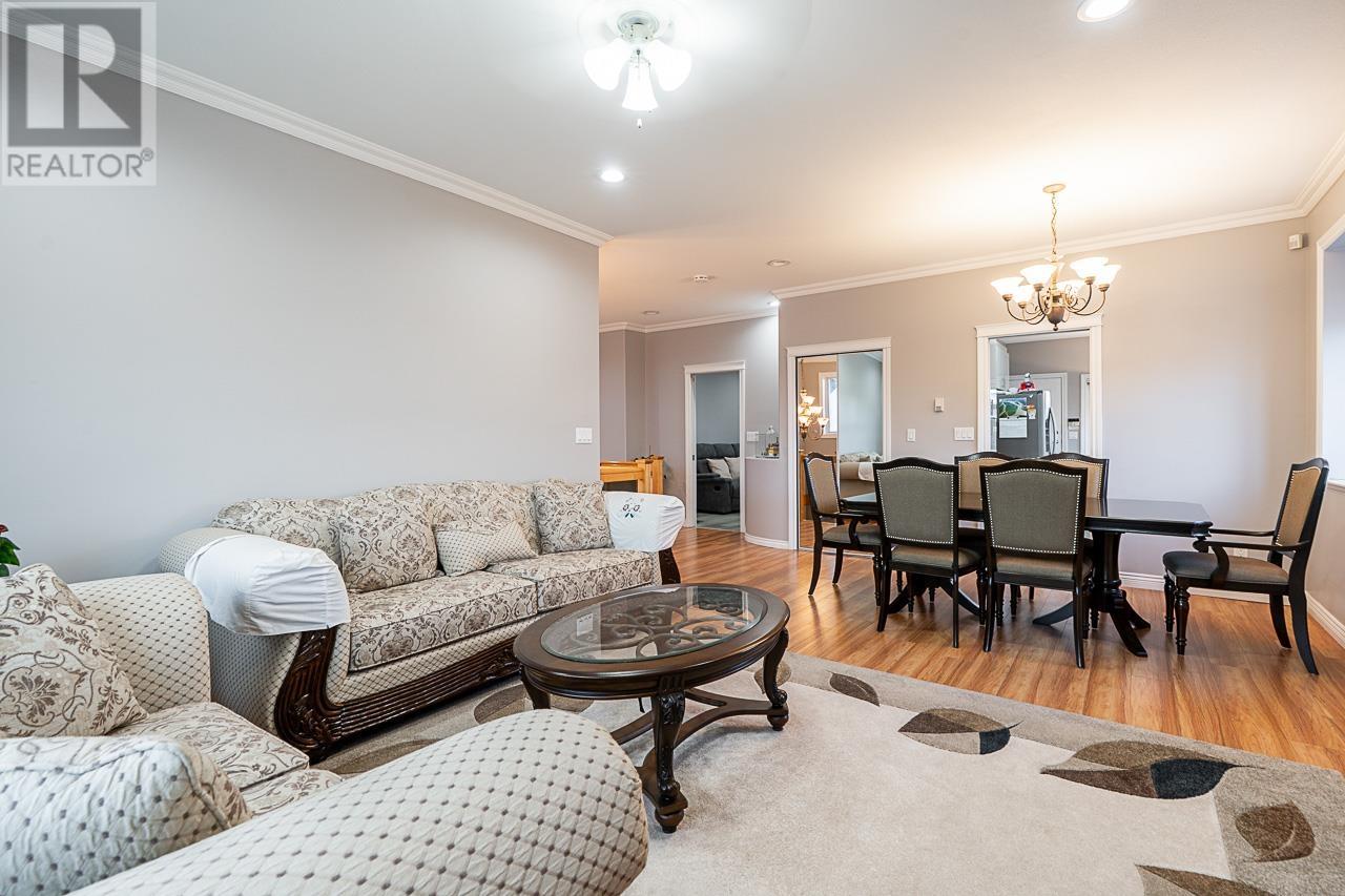 Photo 19 of 7877 15th Avenue, Burnaby BC