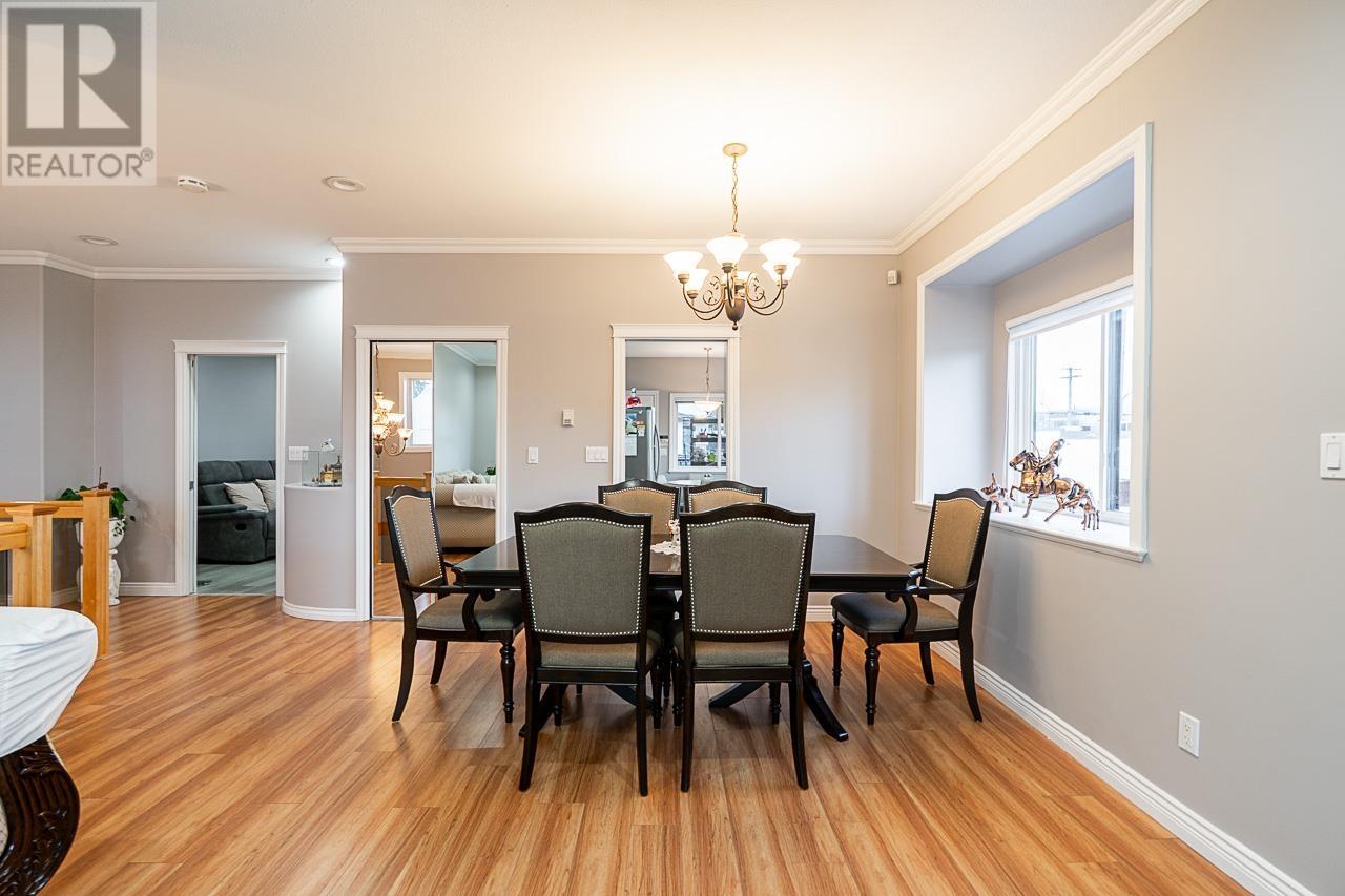 Photo 8 of 7877 15th Avenue, Burnaby BC