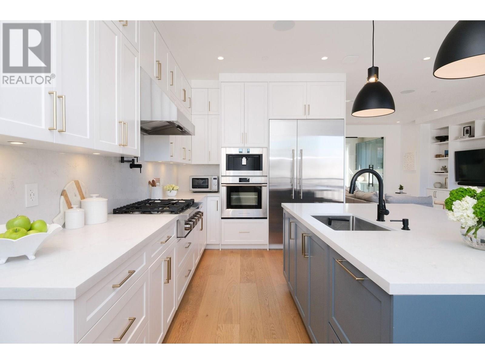 Photo 34 of 5814 Chester Street, Vancouver BC