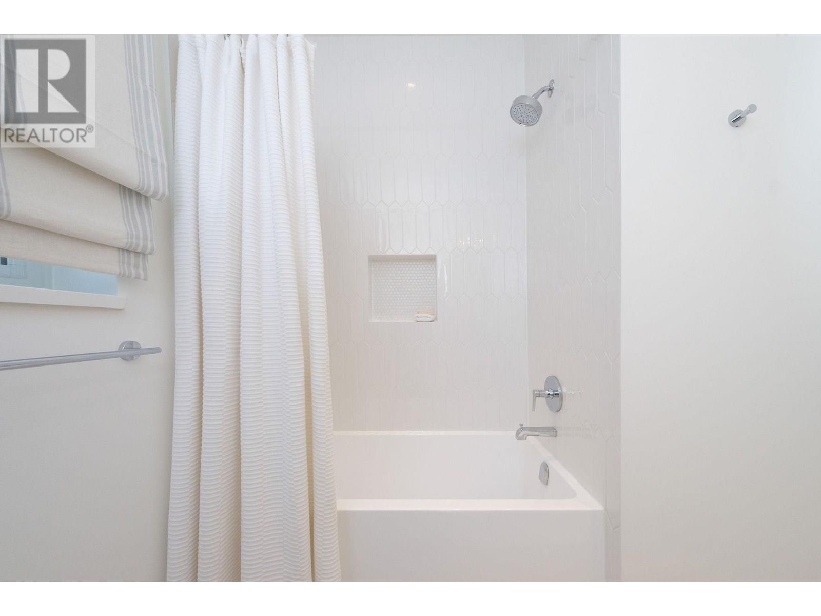Photo 14 of 5814 Chester Street, Vancouver BC