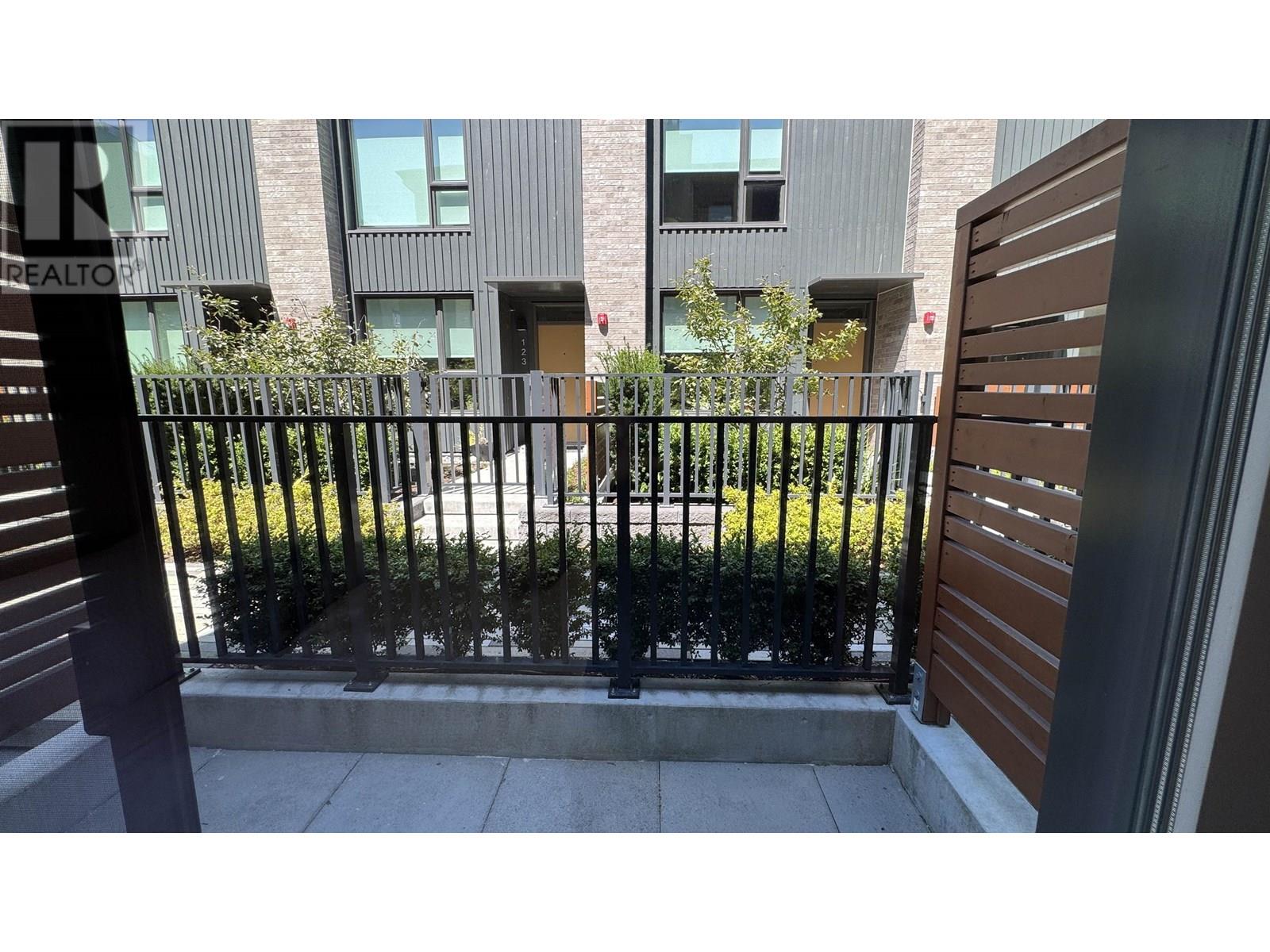 Photo 10 of 114 745 W 49th Avenue, Vancouver BC