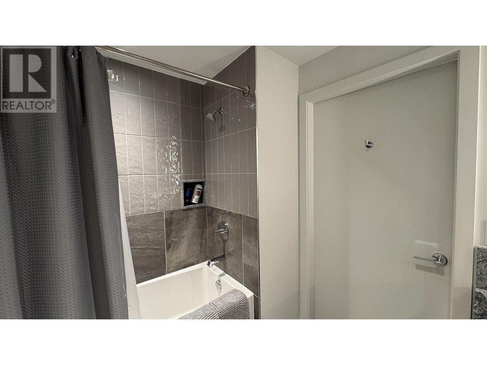 Photo 13 of 114 745 W 49th Avenue, Vancouver BC