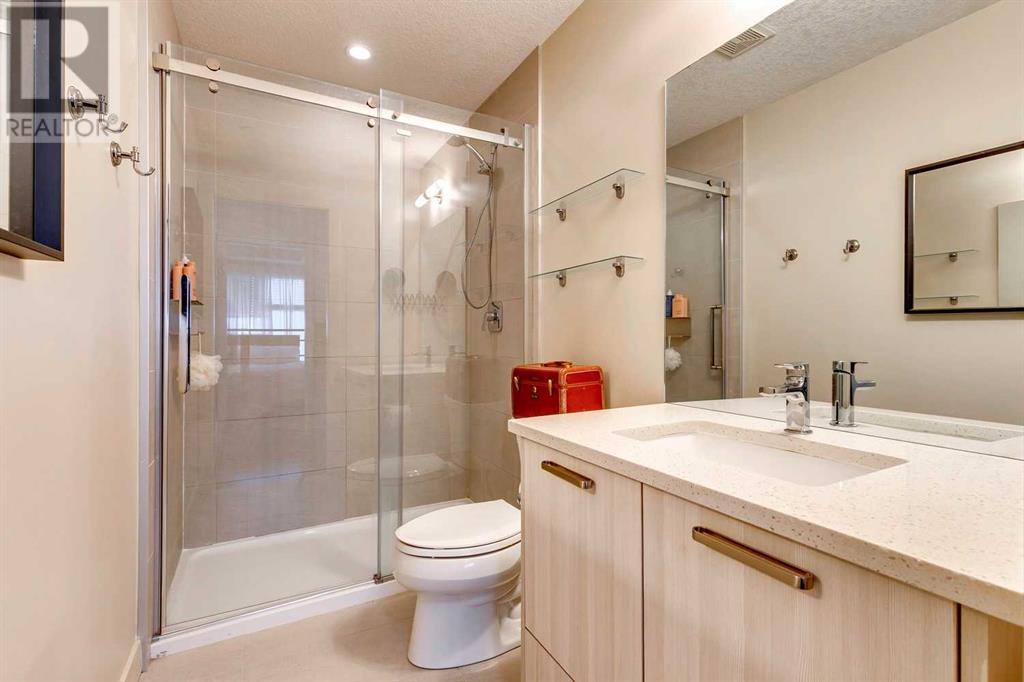 Single Family House for Sale in    Street NE Renfrew Calgary 