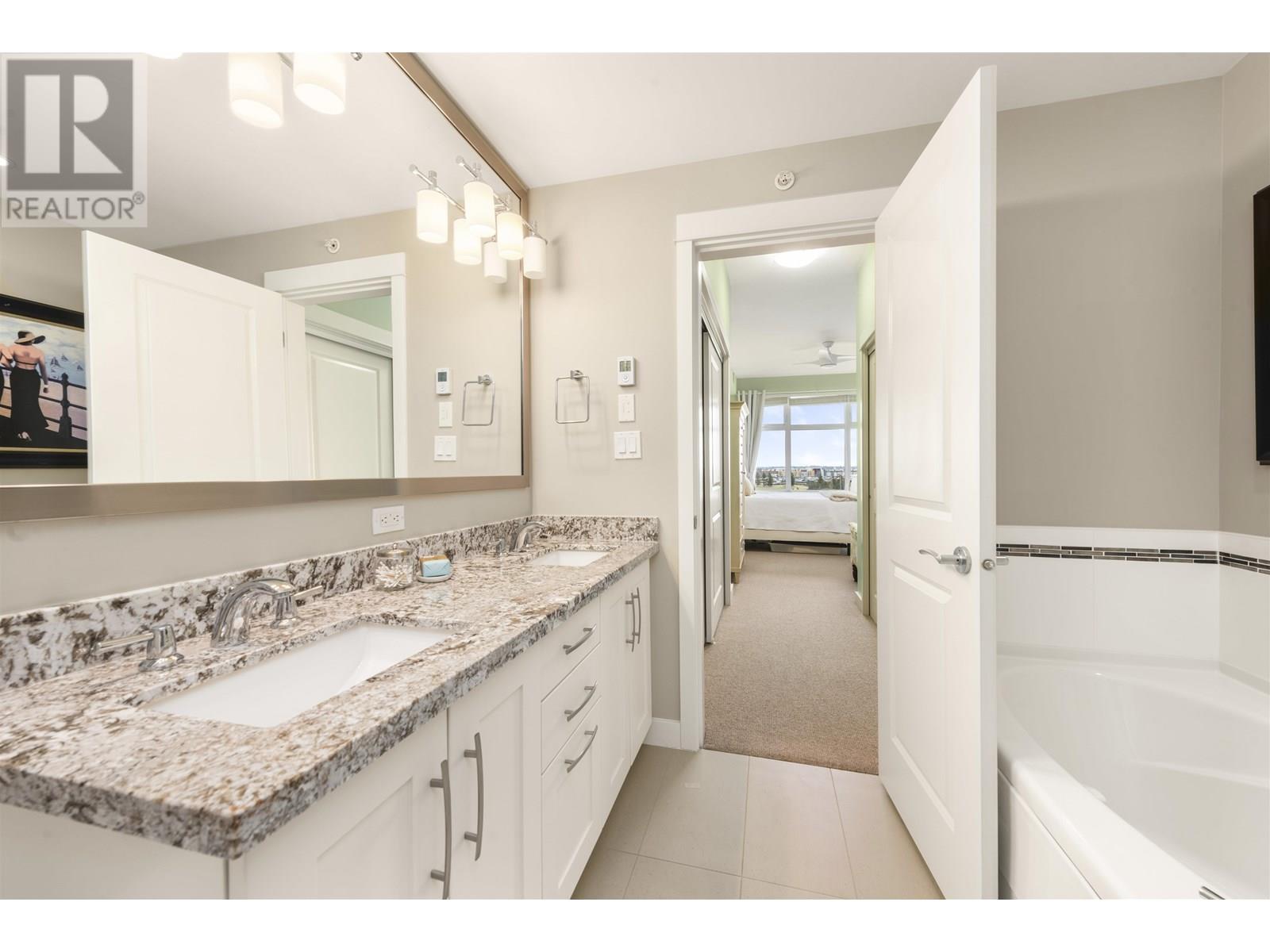 Photo 1 of 406 5055 Springs Boulevard, Delta BC