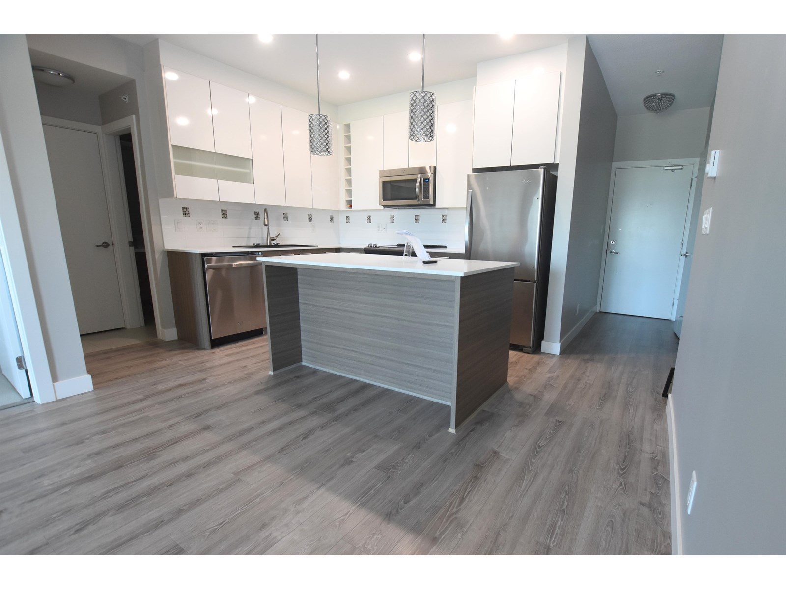 Photo 3 of 307 16380 64 Avenue, Surrey BC