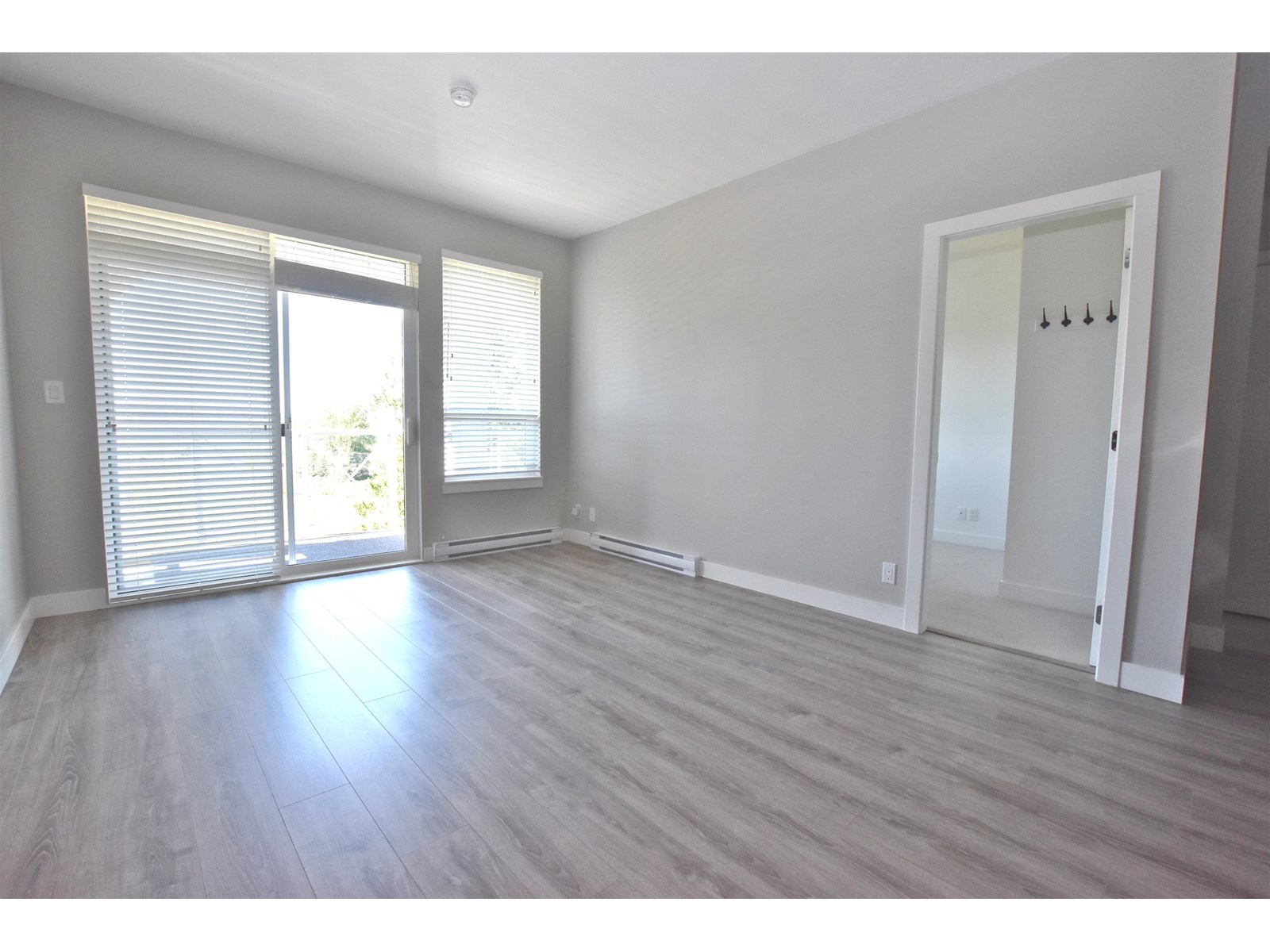 Photo 5 of 307 16380 64 Avenue, Surrey BC