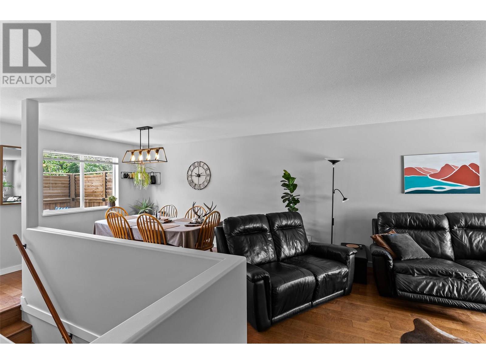 Photo 11 of 833 Regent Crescent, Kamloops BC