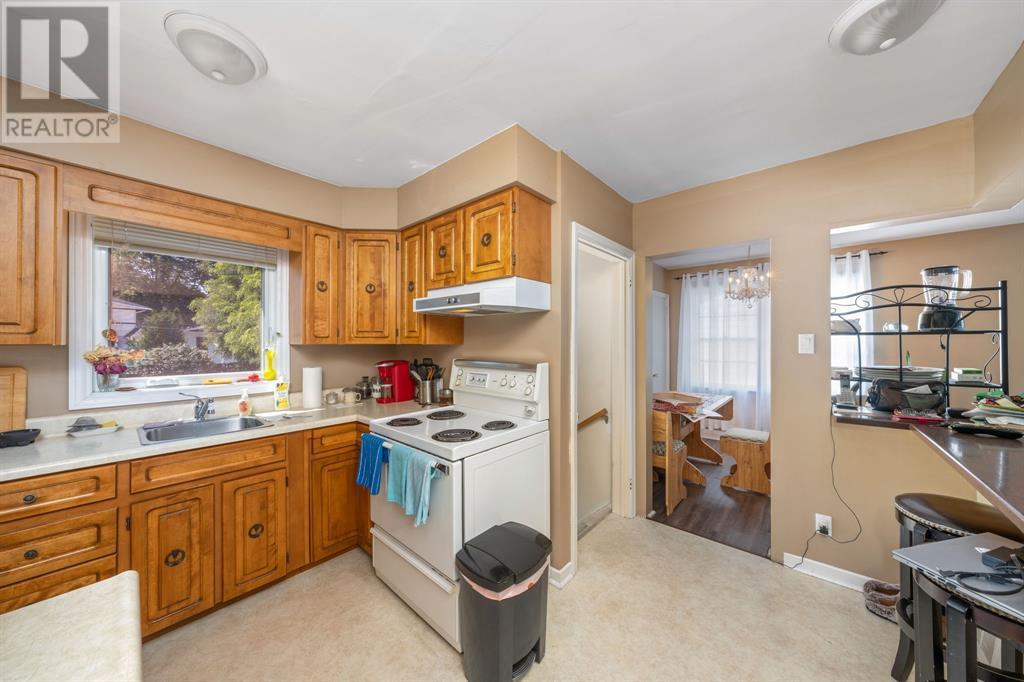 Photo 9 of 751 Kemsley Drive, Sarnia ON